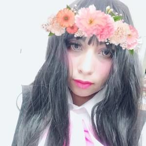 Meet your Posher, Ayra